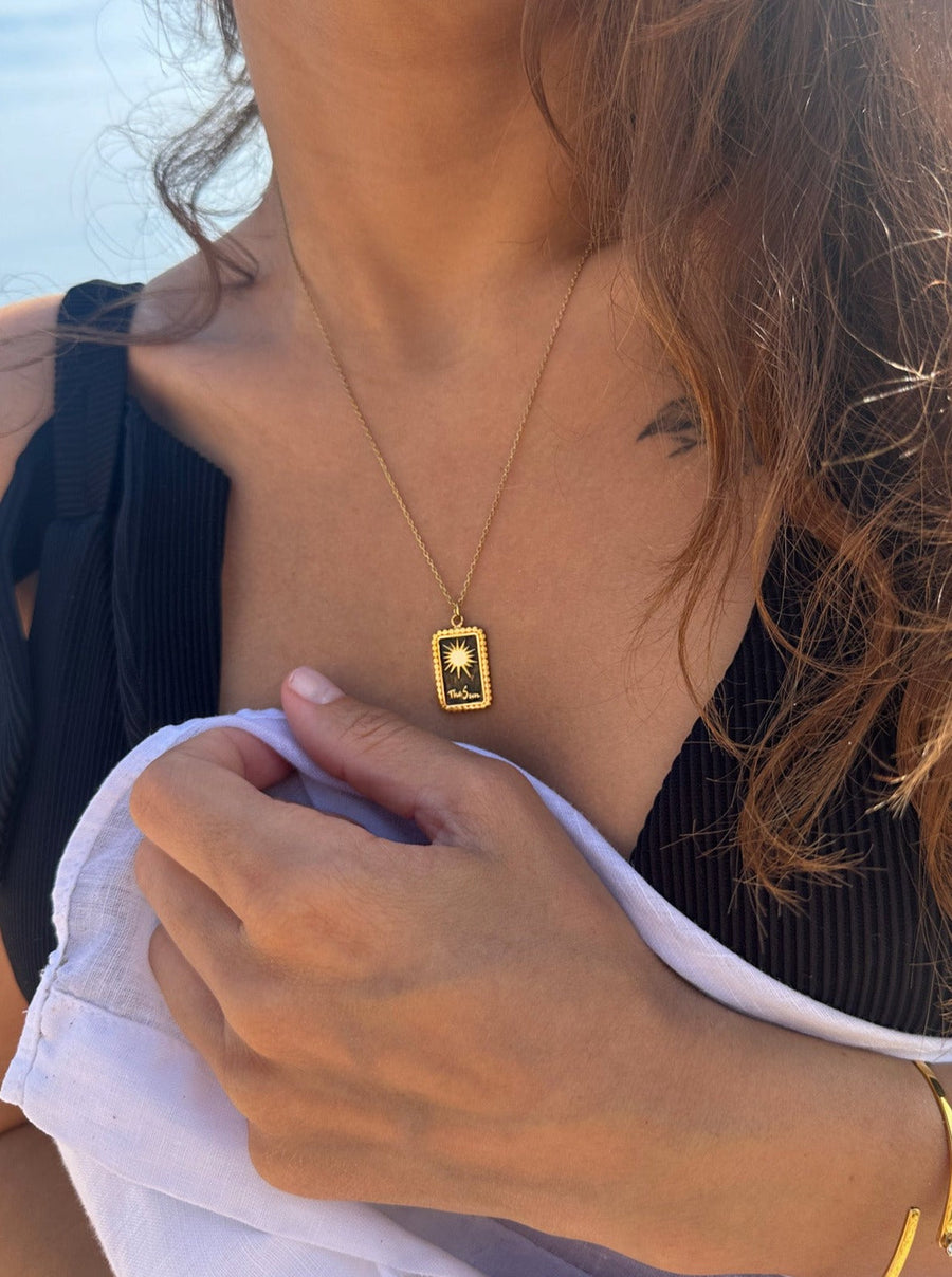 GÜNEŞ TAROT KARTI GÜMÜŞ KOLYE