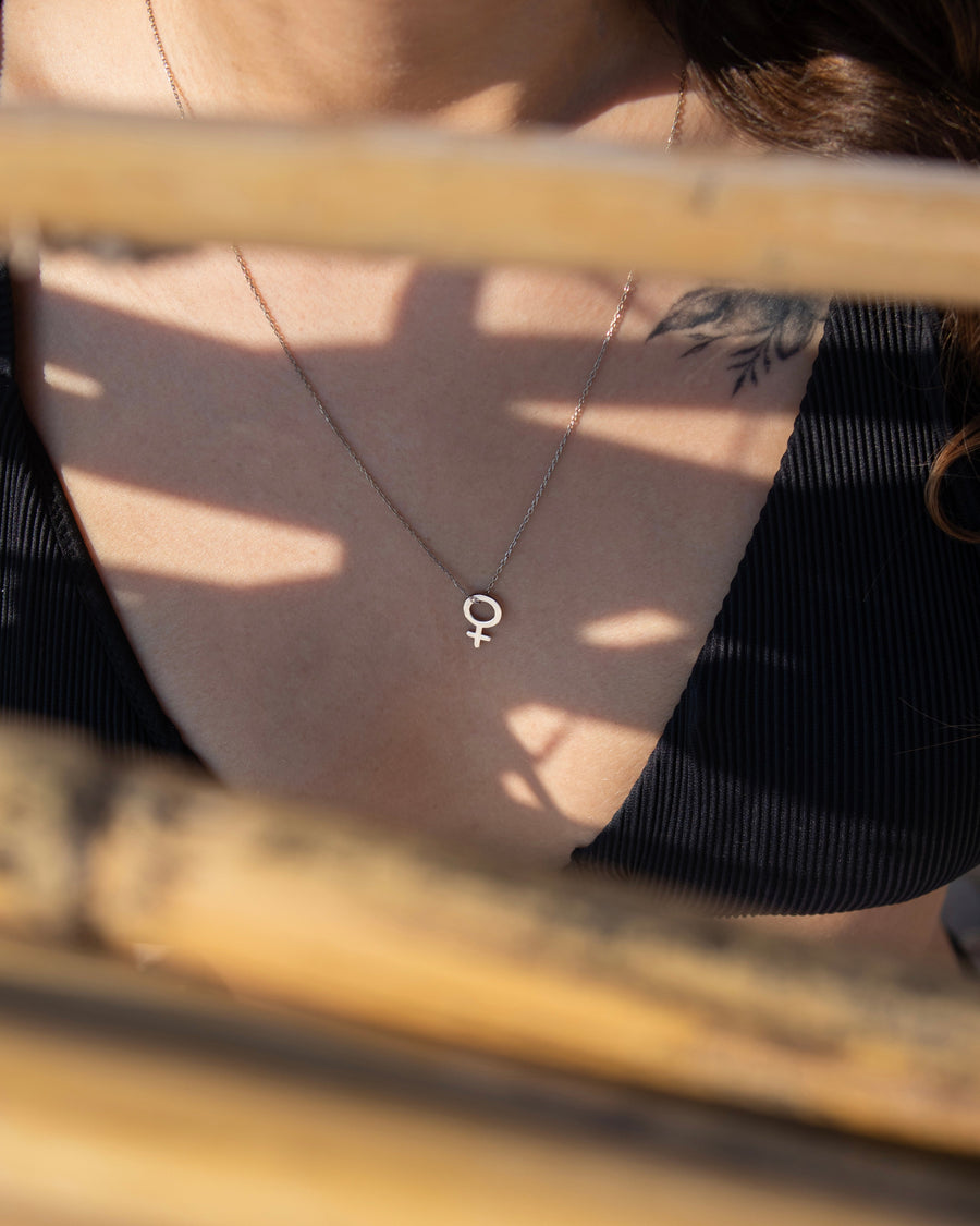 VENÜS GÜMÜŞ KOLYE