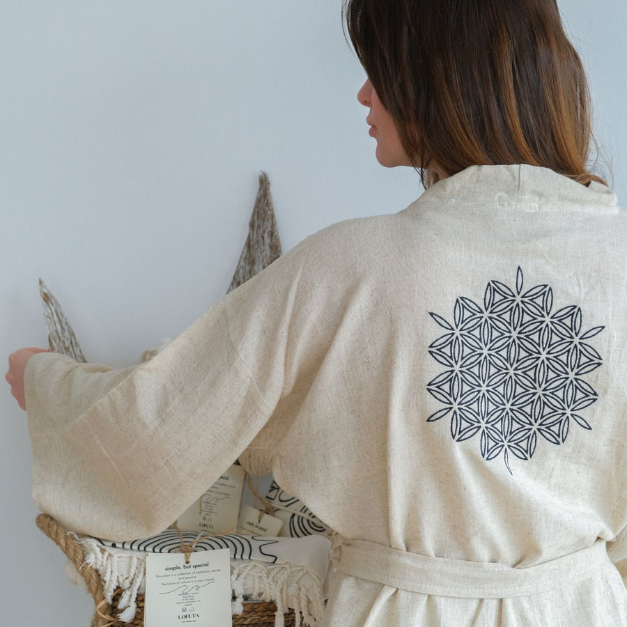 "Yaşam Çiçeği" Kimono