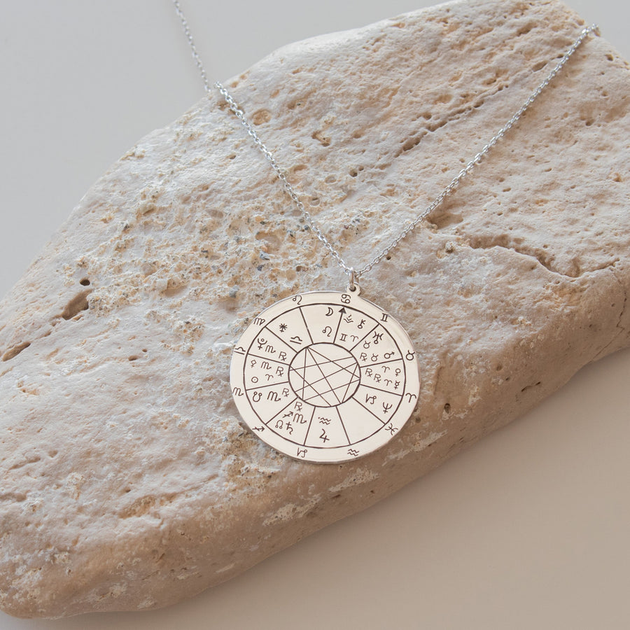 DOĞUM HARİTASI HARFLİ GÜMÜŞ KOLYE