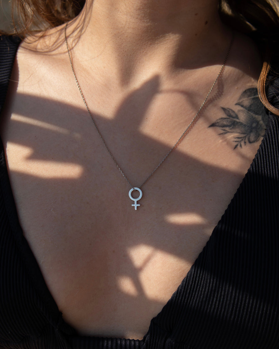 VENÜS GÜMÜŞ KOLYE