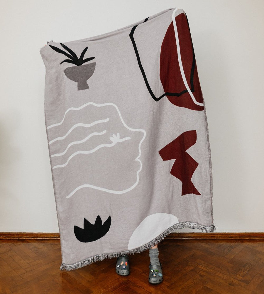 ABSTRACT THROW BATTANİYE