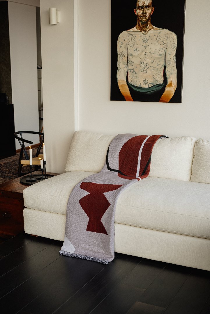 ABSTRACT THROW BATTANİYE