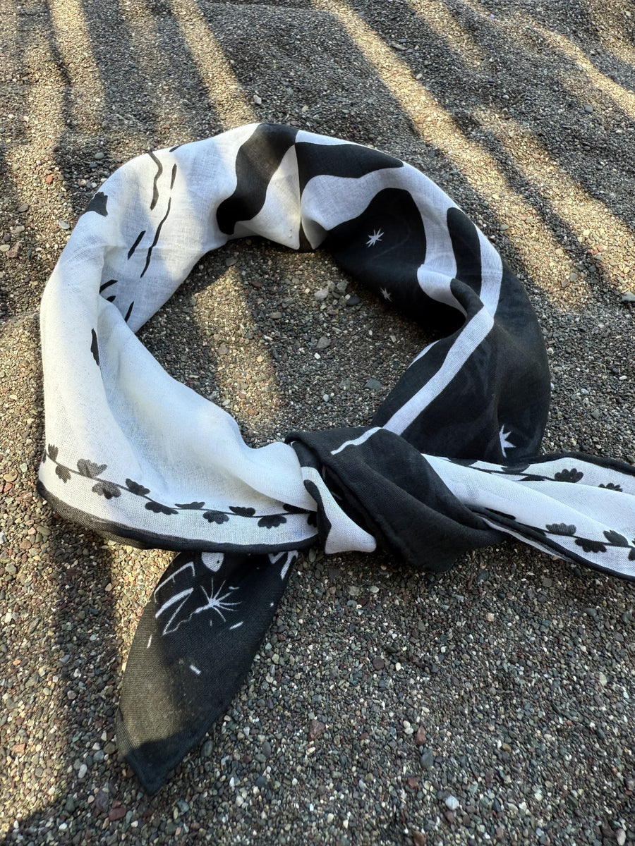 Bandana Siyah Beyaz Desenli Pamuklu Kadın Fular